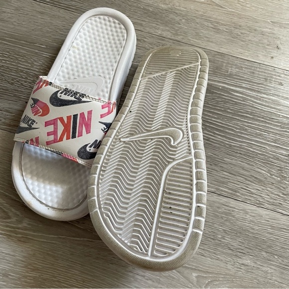 Nike Benassi Slides Sandal JDI Print Flip Flops Pink White Black Size 7 - Picture 5 of 5